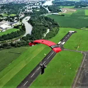Saut en Parachute Tandem près de Clermont-Ferrand