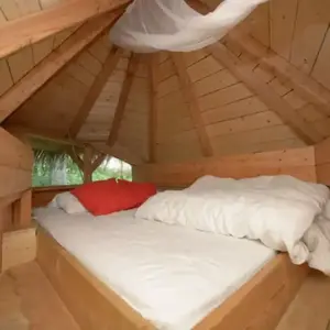 Cabane Familiale dans les Arbres à Les Garennes-sur-Loire