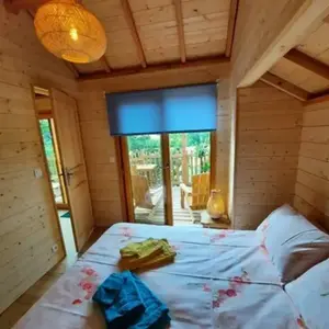 Nuit en Cabane dans les Arbres avec Spa près de Valence pas cher