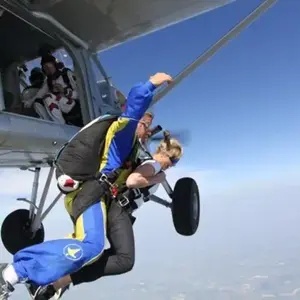Saut en Parachute Tandem près de Laon