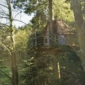 Cabane dans les arbres dans les Monts d'Ardèche pas cher