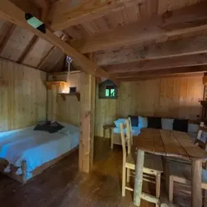 Nuit Insolite en Cabane Familiale dans les Monts d'Ardèche
