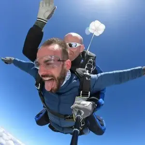 Saut en Parachute Tandem près de Laval pas cher
