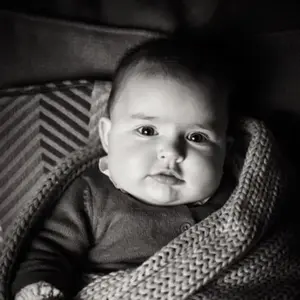 Shooting Photo de Bébé à Neuilly-sur-Seine