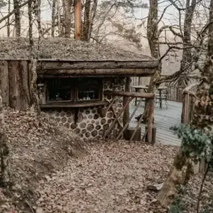 Nuit en Cabane de Hobbit à Sexcles