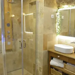 Week-end Spa Insolite en maison Troglodyte à Biot pas cher