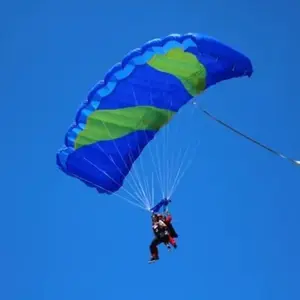 Saut en parachute près d'Aix-en-Provence