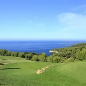 Week-end Golf à Saint-Cyr-sur-Mer pas cher
