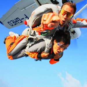 Saut en Parachute Tandem près d'Agen pas cher