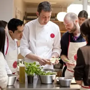 Cours de cuisine et visite du marché avec le chef à Toulouse