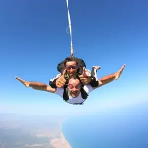 Saut en Parachute Tandem près de La Rochelle