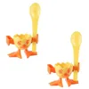 Image de Fackelmann 9909950 Lot de 2 coquetiers, support pour oeuf à la coque, coquetier pour oeuf coque avec cuillère, Plastique, Jaune, 8 x 5 x 5,5 cm, Coloré