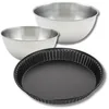 Image de Zenker 9369350 Set 4 pièces Moule à Quiche Lorraine 30 cm, pour Tarte, avec Antiadhésif Teflon, 2 Bols à Mixer en Acier Inoxydable 20,5 et 25 cm, Spatule à Pâtisserie Silicone, Noir, Inox, Rose