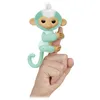 Image de Lansay - FINGERLINGS - Ava - Petit Bébé Singe Interactif Vert - Peluche Électronique pour Enfants dès 5 Ans - Animal Intéractif Qui s'Accroche au Doigt - Réactions Au Toucher - 70 Sons - Idée Cadeau