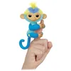 Image de Lansay - FINGERLINGS - Leo - Bébé Singe Interactif Bleu - Peluche Électronique pour Enfants dès 5 Ans - Animal Intéractif Qui s'Accroche au Doigt - Réactions Amusantes - 70 Sons - Idée Cadeau
