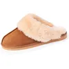 Image de Isotoner Chaussons pantoufles mules femme cuir fourré chaud, 40 EU, camel