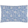 Image de Designers Guild - Taie d'oreiller imprimée en percale de coton Shaqui porcelain 65x65 cm