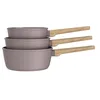 Image de Arthur Martin - Set de 3 Casseroles 16-18-20 cm - Aluminium Forgé Revêtement Céramique Antiadhésif - Poignées Bakélite Façon Bois - Tous Feux dont Induction - Couleur Taupe