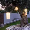 Image de Les Jardins Lanterne solaire à LED Tradition en teck hauteur 65 cm
