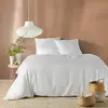 Image de Douceur d'intérieur - Parure housse de couette microfibre gaufrée Abelia blanche 240x220 cm
