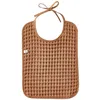 Image de BB&Co Grand bavoir en coton gaufré avec lien (Cassonade)   Pratique et tendance avec lien en popeline de coton   Douceur et sobriété pour le quotidien de bébé   Collection Coton Gaufré