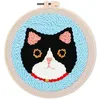Image de Figured'Art Punch Needle Kit Complet pour Adultes et Enfants - Tête de Chat - Parfait pour Débutant. Set prêt à broder taille 20x20cm avec cadre circulaire