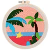 Image de Figured'Art Punch Needle Kit Complet pour Adultes et Enfants - À la Plage - Parfait pour Débutant. Set prêt à broder taille 20x20cm avec cadre circulaire