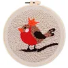 Image de Figured'Art Punch Needle Kit Complet pour Adultes et Enfants - Oiseau Rouge-Gorge - Parfait pour Débutant. Set prêt à broder taille 20x20cm avec cadre circulaire