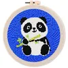 Image de Figured'Art Punch Needle Kit Complet pour Adultes et Enfants - Bébé Panda - Parfait pour Débutant. Set prêt à broder taille 20x20cm avec cadre circulaire
