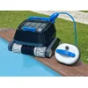 Image de 8STREME Robot Piscine sans Fil extérieur à la Piscine 7311-M | Brosses Mixtes PVC + Mousse| avec Batterie Flottante et Chargeur | Jusqu'à 120 Minutes | pour Piscines jusqu'à 10x5m