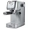 Image de MUSE MS250 EM. Machine à expresso de 1 350 W, indicateur de pression, acier inoxydable, capacité 1,3 litres, buse de vapeur, plateau de préchauffage des tasses.