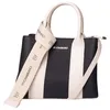 Image de Chabrand Sac a main Ref 64770 100 Noir 22 * 17 * 8.5 c