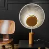 Image de Forestier Oyster lampe à poser de designer blanche