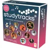 Image de TOPI GAMES | Studytracks | Jeu de société Éducatif avec Application | Apprendre en Chanson | Jeu de Plateau Enfant dès 7 Ans + | 3 Niveaux Scolaire | 2 à 6 Joueurs | + de 500 Chansons | 20 à 45 Min