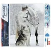 Image de Figured’Art Diamond Painting Broderie Diamant 40x50cm Toile Entière Roulée avec Strass Perles Carrés - Cheval et Loup dans la Neige - Kit Complet Animaux 5D DIY Activité Manuelle Loisirs Créatifs