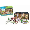 Image de Playmobil 71238 Etable et carrière pour Chevaux - Country - avec Deux Personnages, Une Jument, Son Poulain et des Accessoires - Le Club d'équitation - Animaux & Nature - Dès 4 Ans