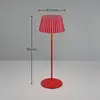 Image de Reality Leuchten Lampe de table à LED rechargeable Suarez, rouge, hauteur 39 cm, métal,