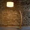 Image de HerzBlut Amos lampadaire arqué support chêne huilé