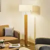 Image de HerzBlut Dana lampadaire, chêne naturel, blanc