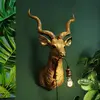 Image de KARE Animal Goat applique avec prise, dorée