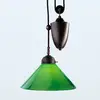 Image de Berliner Messinglampen Suspension Jonas avec abat-jour vert