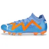 Image de PUMA FUTURE MATCH FG/AG JR, Chaussures de Sport Mixte Enfant, Bleu Glimmer Puma Blanc Ultra Orange, 44.5 EU