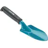Image de Transplantoir Classic de Gardena : pelle universelle pour la plantation et le repiquage dans le jardin et sur le balcon, acier de qualité, poignée ergonomique, largeur de travail 8 cm (8950-20)