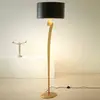 Image de Holländer Élégant lampadaire LORGOLIOSO en noir doré