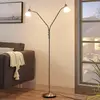 Image de Lindby lampe sur pied Gwendolin, 160 cm, couleur nickel, à 2 lampes