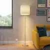 Image de Lindby Everly lampadaire avec abat-jour en tissu