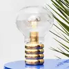 Image de Ingo Maurer Bulb Brass lampe à poser LED laiton