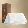 Image de Emma Couette Nuage Tempérée 140x200 cm | Douce et Respirante | Thermorégulatrice et Lavable | Confort Toute l’Année | Microfibres Anti-Allergènes pour Nuit Fraîche et Moelleuse
