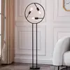 Image de Lucande Linnard lampe sur pied en fer, à 3 lampes