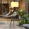 Image de Luminaire de terrasse Lucande Trivira, hauteur 130 cm, trépied